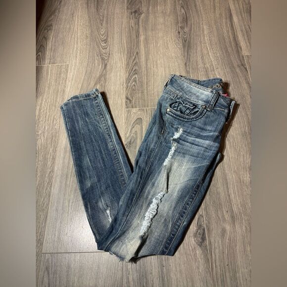 Almost Famous Distressed Skinny Leg Blue Jeans EPC Size 3 Excellent Preloved Con - Picture 4 of 6